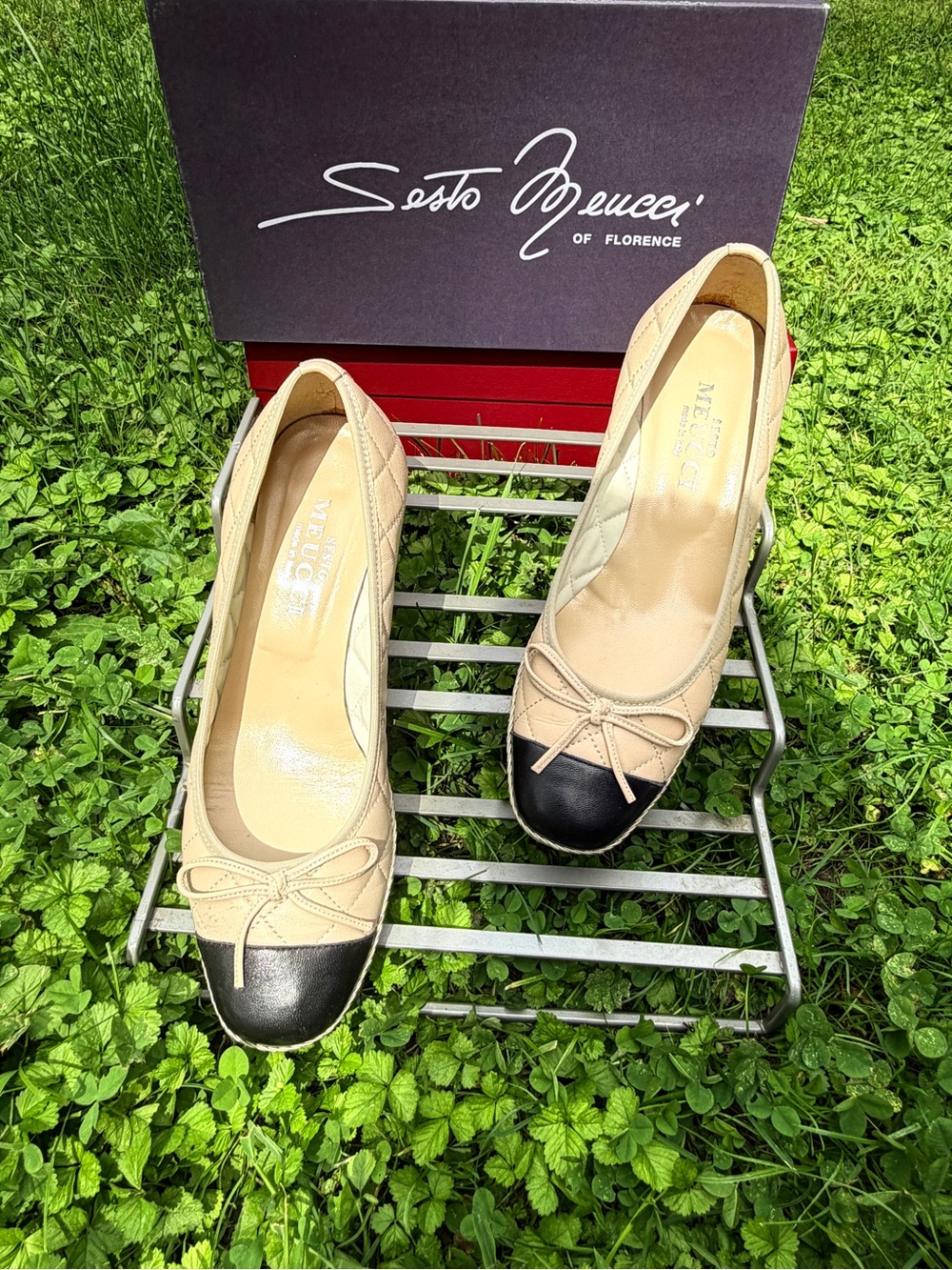 Sesto Meucci Beige Leather Ballet Flats with Black Cap Toe